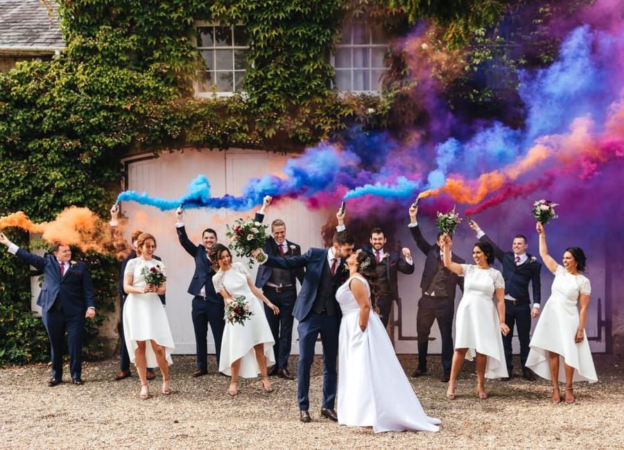WHERE TO BUY AFFORDABLE SMOKE GRENADES FOR PHOTO SHOOTS AND WEDDINGS