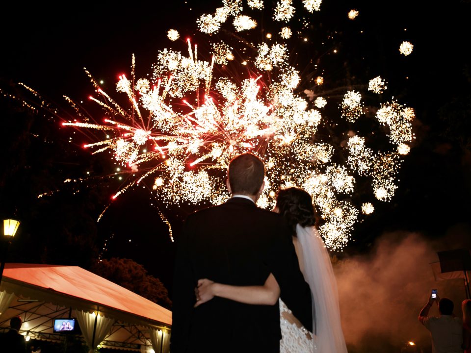 How to plan a wedding with fireworks: A guide to make your wedding a day to remember
